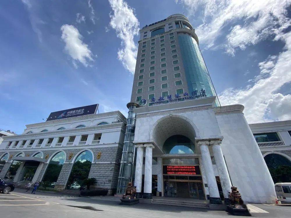 【快领邀请函】名师摄影体验讲座不要错过哦——8月20日EOS摄影大篷车登陆桂林<strong></p>
<p>eos价格</strong>！！