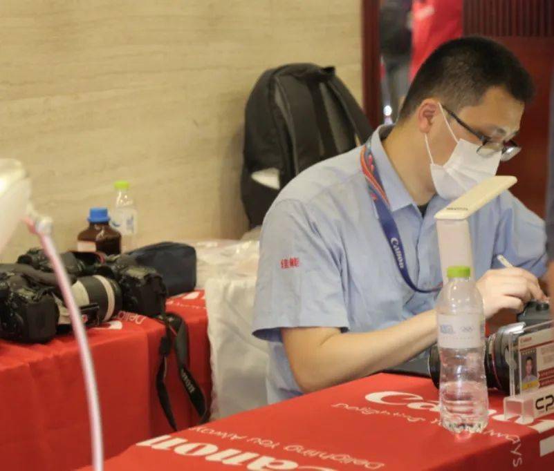 【快领邀请函】名师摄影体验讲座不要错过哦——8月20日EOS摄影大篷车登陆桂林<strong></p>
<p>eos价格</strong>！！