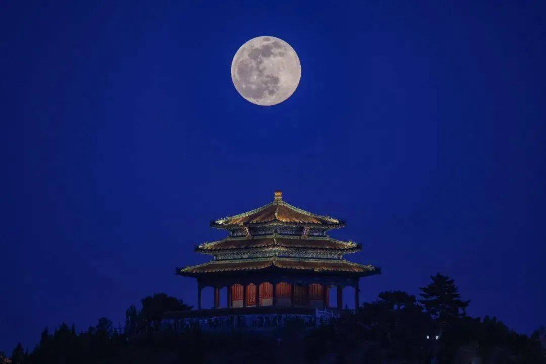 当流星光临地球的那一刻<strong></p>
<p>eos行情</strong>，用EOS记录下绝美星空