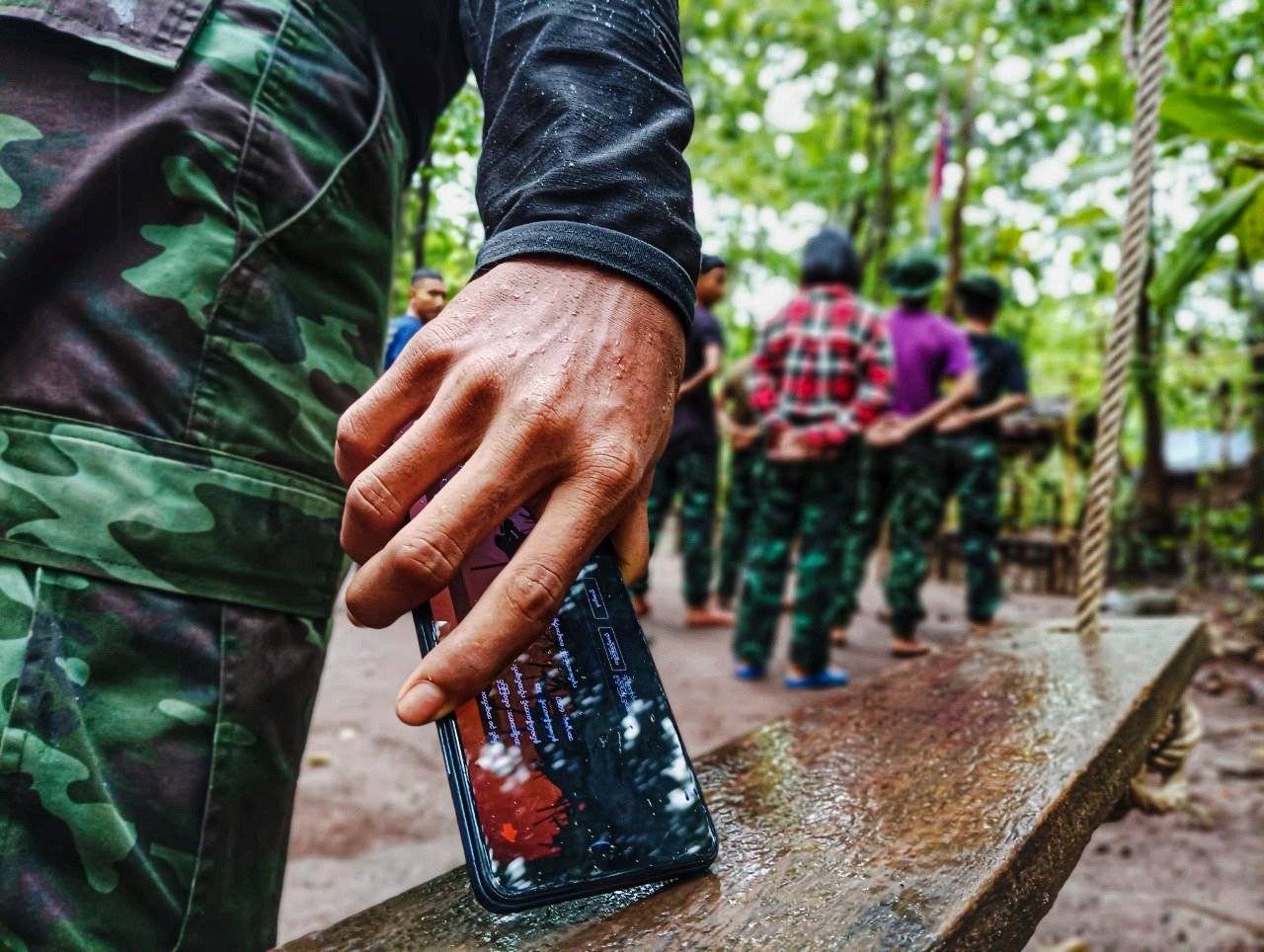 缅甸一支抵抗武装依靠手机游戏购买<strong></p>
<p>瑞波币交易平台</strong>了首支自动步枪