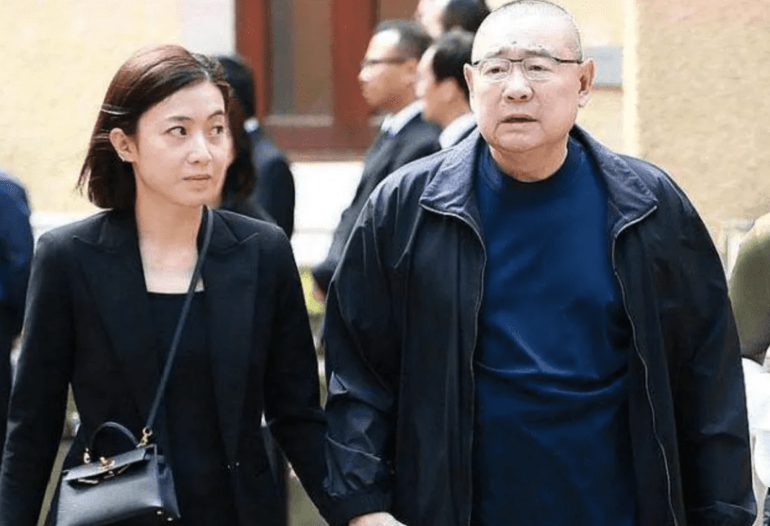 富豪收藏家刘銮雄谈艺术品升值空间<strong></p>
<p>今日比特币</strong>,瓷器也许可以乘百倍上涨