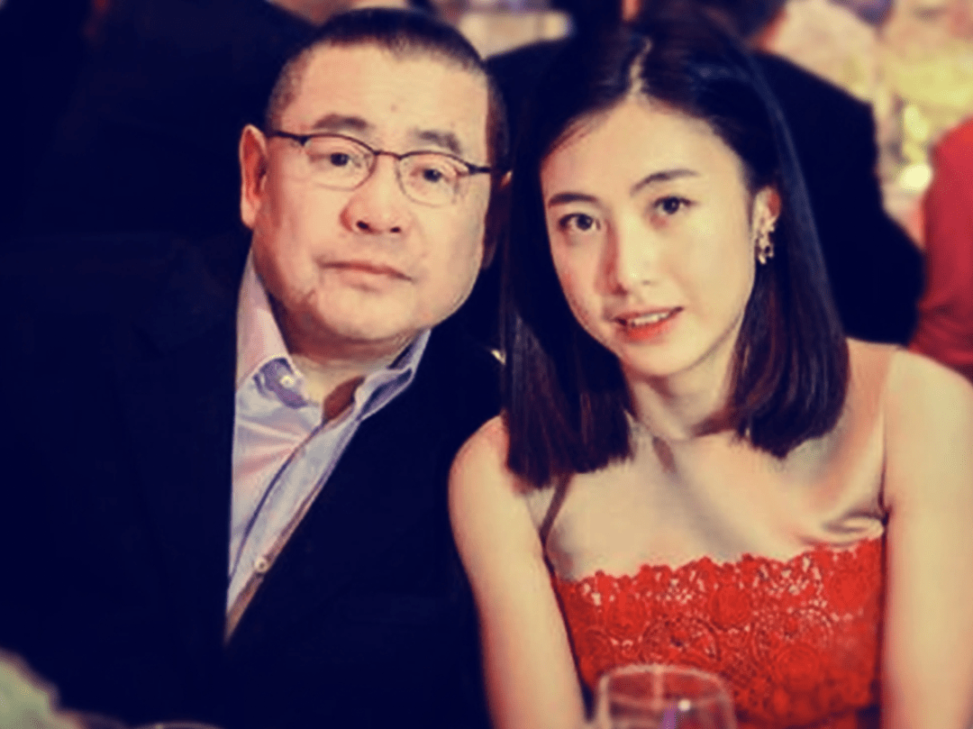 富豪收藏家刘銮雄谈艺术品升值空间<strong></p>
<p>今日比特币</strong>,瓷器也许可以乘百倍上涨