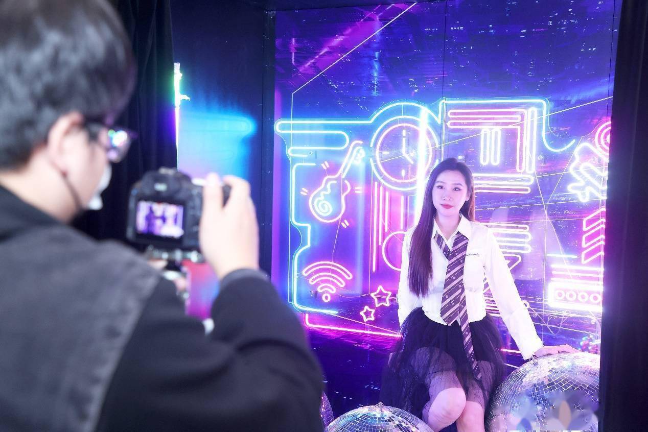 佳倍热爱 无惧挑战 EOS青年影像学院青岛站开讲