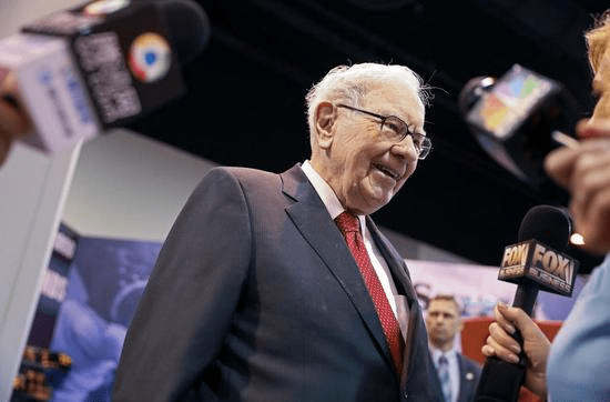 巴菲特长期持有保险公司和银行公司股票，投资者能抄作业吗？