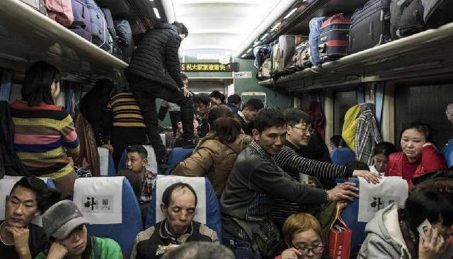 火车上乘客几千人<strong></p>
<p>跌停竞价为何卖不出股票</strong>,为何卖不掉几十份盒饭?内行道出其中“猫腻”