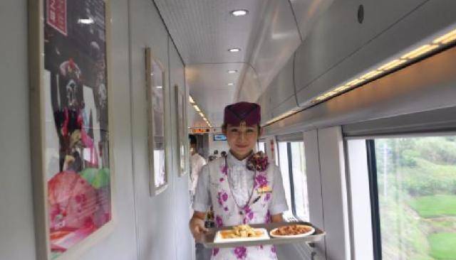 火车上乘客几千人<strong></p>
<p>跌停竞价为何卖不出股票</strong>,为何卖不掉几十份盒饭?内行道出其中“猫腻”