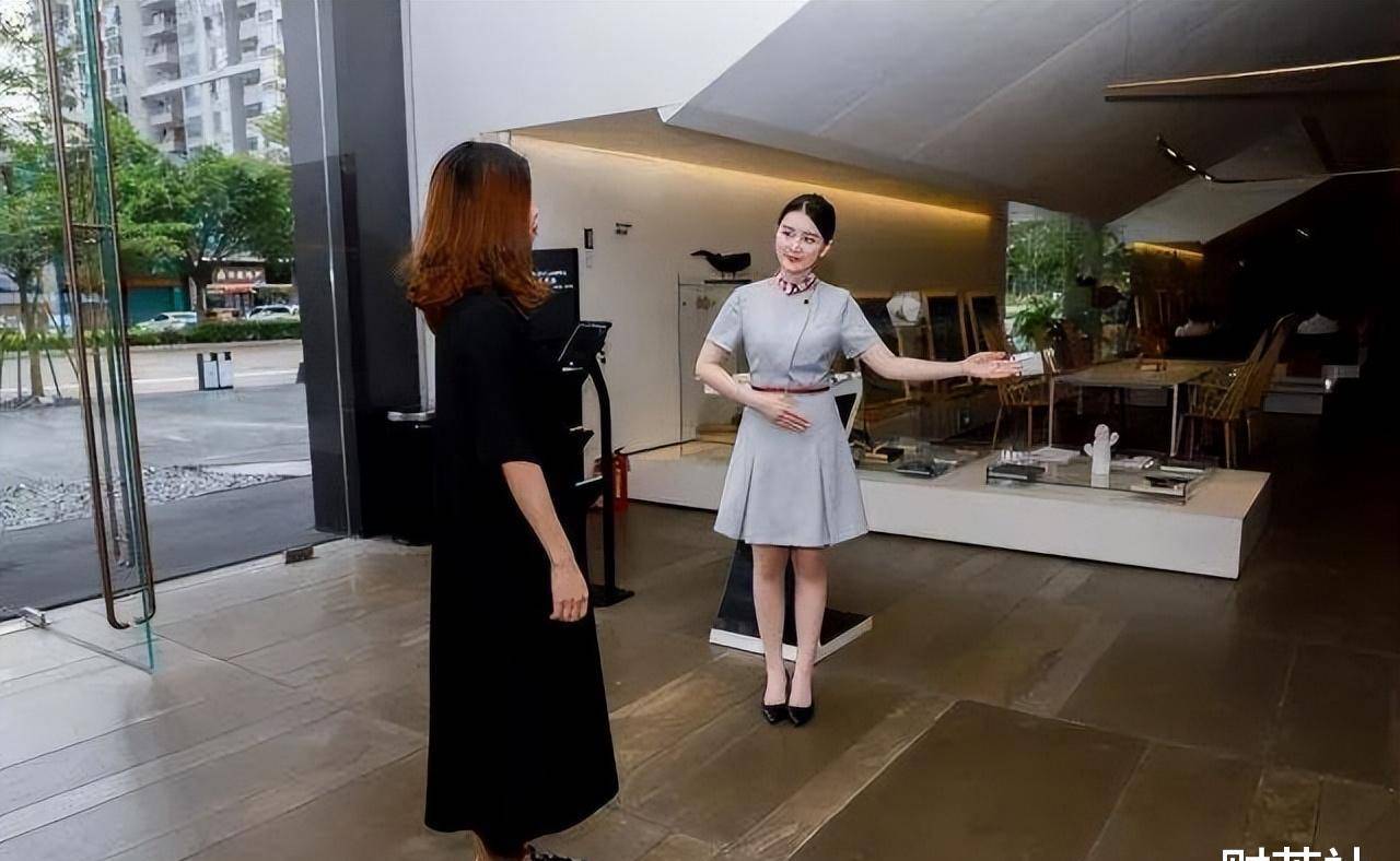 售楼处很多漂亮女生<strong></p>
<p>跌停竞价为何卖不出股票</strong>，一年卖不出几套房，为何却干得津津有味？