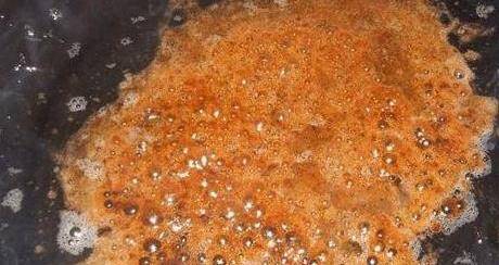 炒糖色时<strong></p>
<p>股票不能这样炒</strong>，万万不能用错“糖”，这样炒，糖色不苦不焦不发黑！