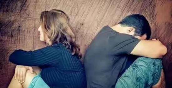 老公让老婆退还彩礼30万<strong></p>
<p>股票不能这样炒</strong>，老婆加价到300万：夫妻冷战，这事别干