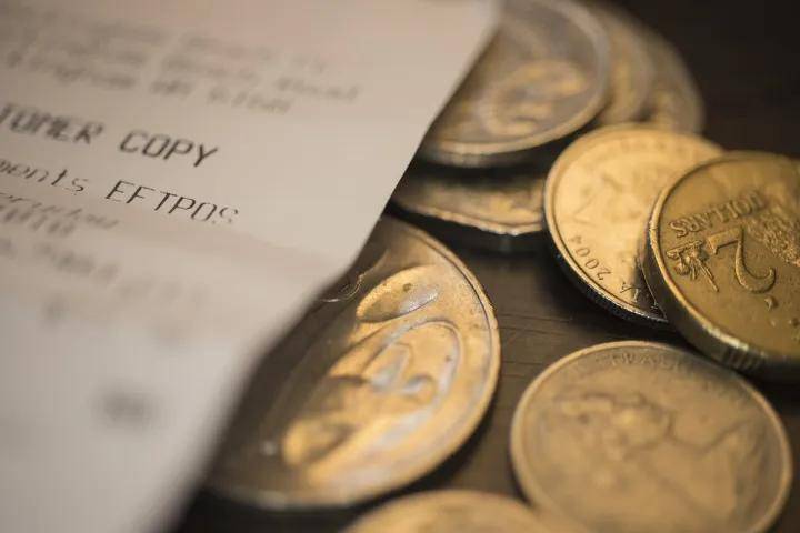 期权开户条件<strong></p>
<p>股票 手续费</strong>？期权佣金最低多少？