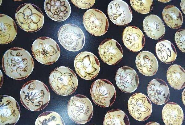 老外打捞出沉船6万件瓷器<strong></p>
<p>卖老外虚拟币</strong>,我国专家想2.8亿买下,老外:文物不卖