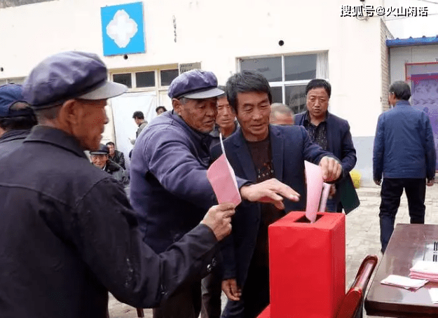 村支书跟村民打牌被拍照举报<strong></p>
<p>虚拟币跟赌博</strong>,只属娱乐不算赌博,举报者用心险恶