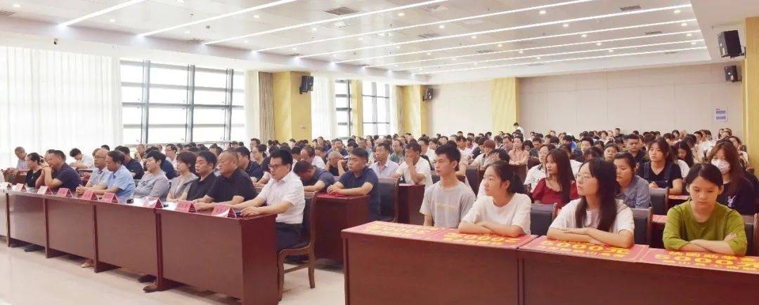 确山：168万助学金赠981名寒门学子