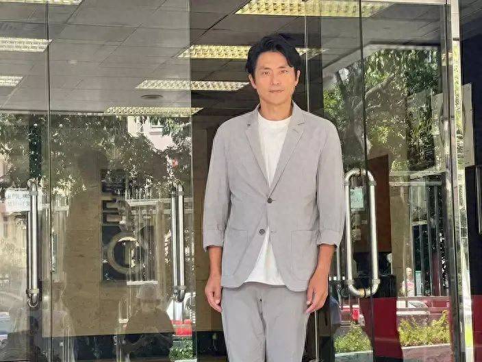 49岁香港「金牌DJ」不慎卷虚拟币风波<strong></p>
<p>炒虚拟币币</strong>！