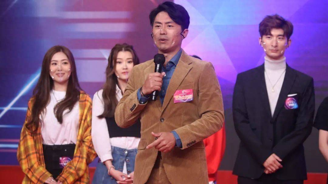 49岁香港「金牌DJ」不慎卷虚拟币风波<strong></p>
<p>炒虚拟币币</strong>！