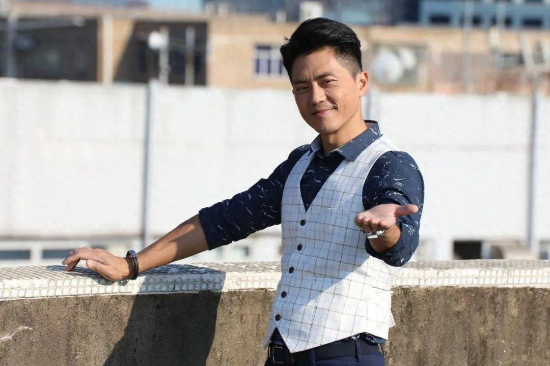 49岁香港「金牌DJ」不慎卷虚拟币风波<strong></p>
<p>炒虚拟币币</strong>！