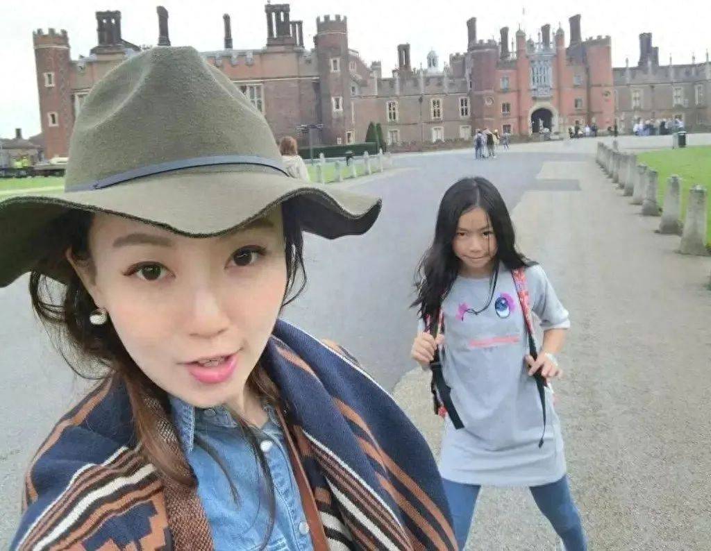 49岁香港「金牌DJ」不慎卷虚拟币风波<strong></p>
<p>炒虚拟币币</strong>！