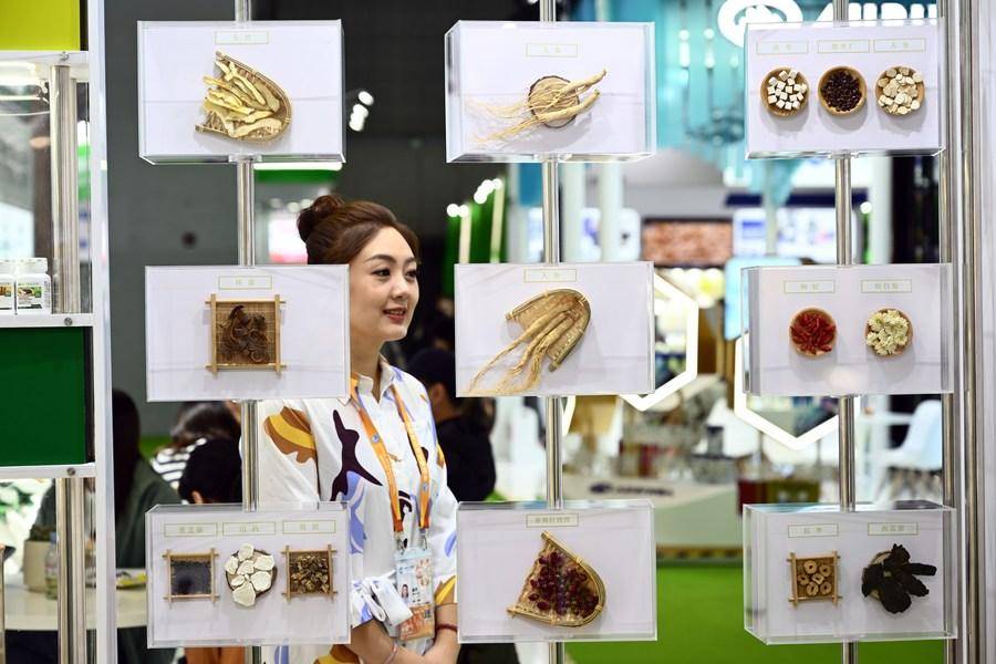 (CIIE) Xinhua Headlines: China's import expo yields record-breaking deals, boosts global economy