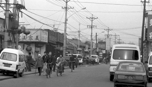 世纪初的灰色交易链<strong></p>
<p>初链虚拟币</strong>，孕育着罪恶，上亿企业存款，竟流入私人腰包