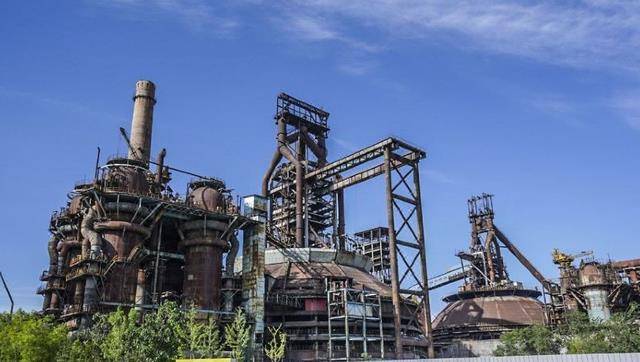 世纪初的灰色交易链<strong></p>
<p>初链虚拟币</strong>，孕育着罪恶，上亿企业存款，竟流入私人腰包