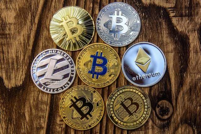 塔罗占星之星币男仆<strong></p>
<p>币币交易平台</strong>,星币皇后,星币国王的解读和意象