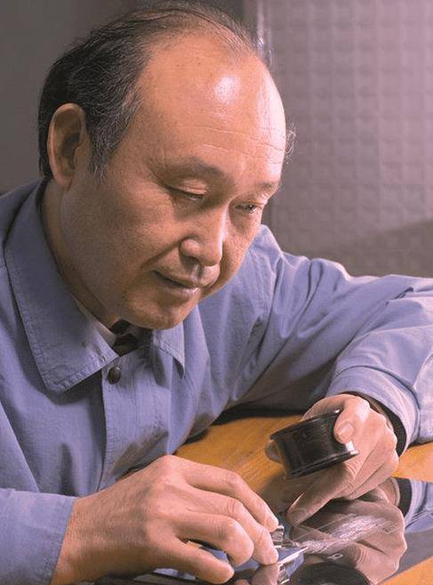 10元人民币背面<strong></p>
<p>虚拟人名币</strong>,有一人名缩写,竟不是毛爷爷,你注意了吗?