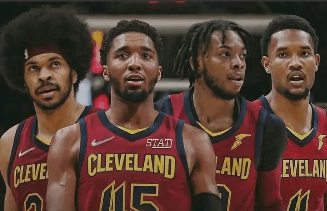 4人5亿提前续约!这队彻底疯了<strong></p>
<p>5亿虚拟币</strong>,等着完蛋了!