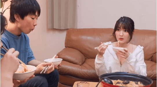 4人5亿提前续约!这队彻底疯了<strong></p>
<p>5亿虚拟币</strong>,等着完蛋了!