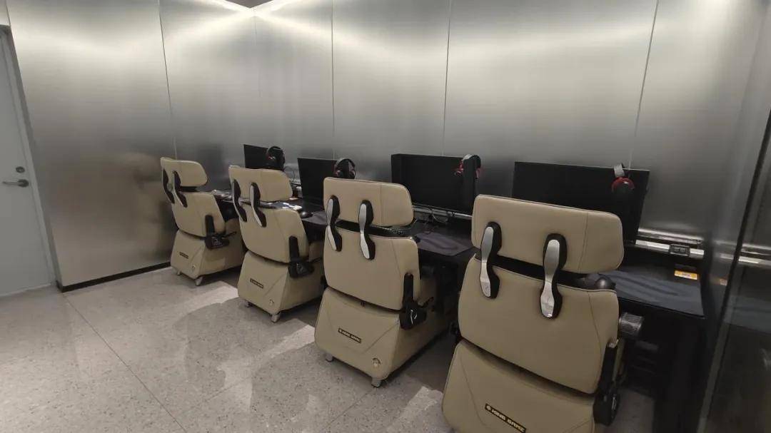 网咖产业大浪淘沙|新世代网吧近两百台电脑竟然全面采用i9-14900K<strong></p>
<p>网咖</strong>!