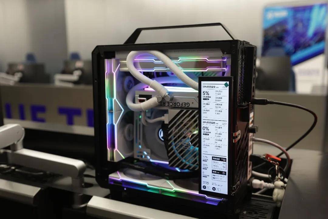 网咖产业大浪淘沙|新世代网吧近两百台电脑竟然全面采用i9-14900K<strong></p>
<p>网咖</strong>!