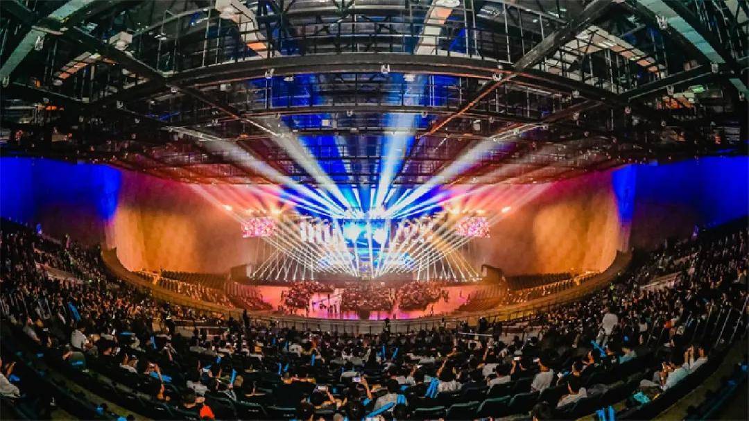 网咖产业大浪淘沙|新世代网吧近两百台电脑竟然全面采用i9-14900K<strong></p>
<p>网咖</strong>!