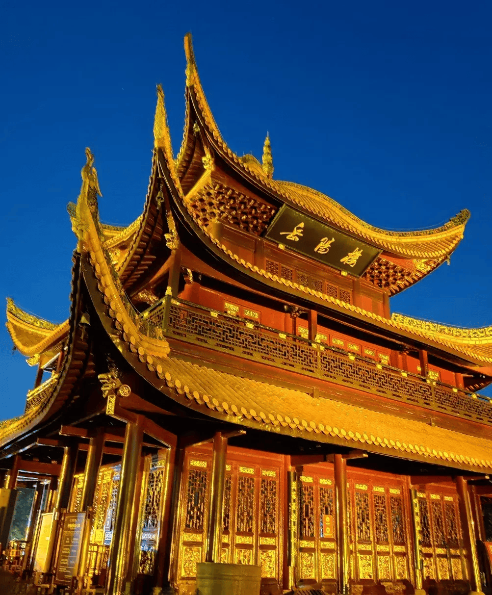 171台全是i9-14900K<strong></p>
<p>网咖</strong>！500Hz超刷显示器？网咖都进化成这样了！？