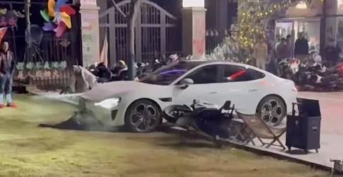 男子买新车后在群里炫耀被嘲<strong></p>
<p>虚拟币黑钱</strong>,持刀杀害一男子后开车撞向咖啡店?警方通报