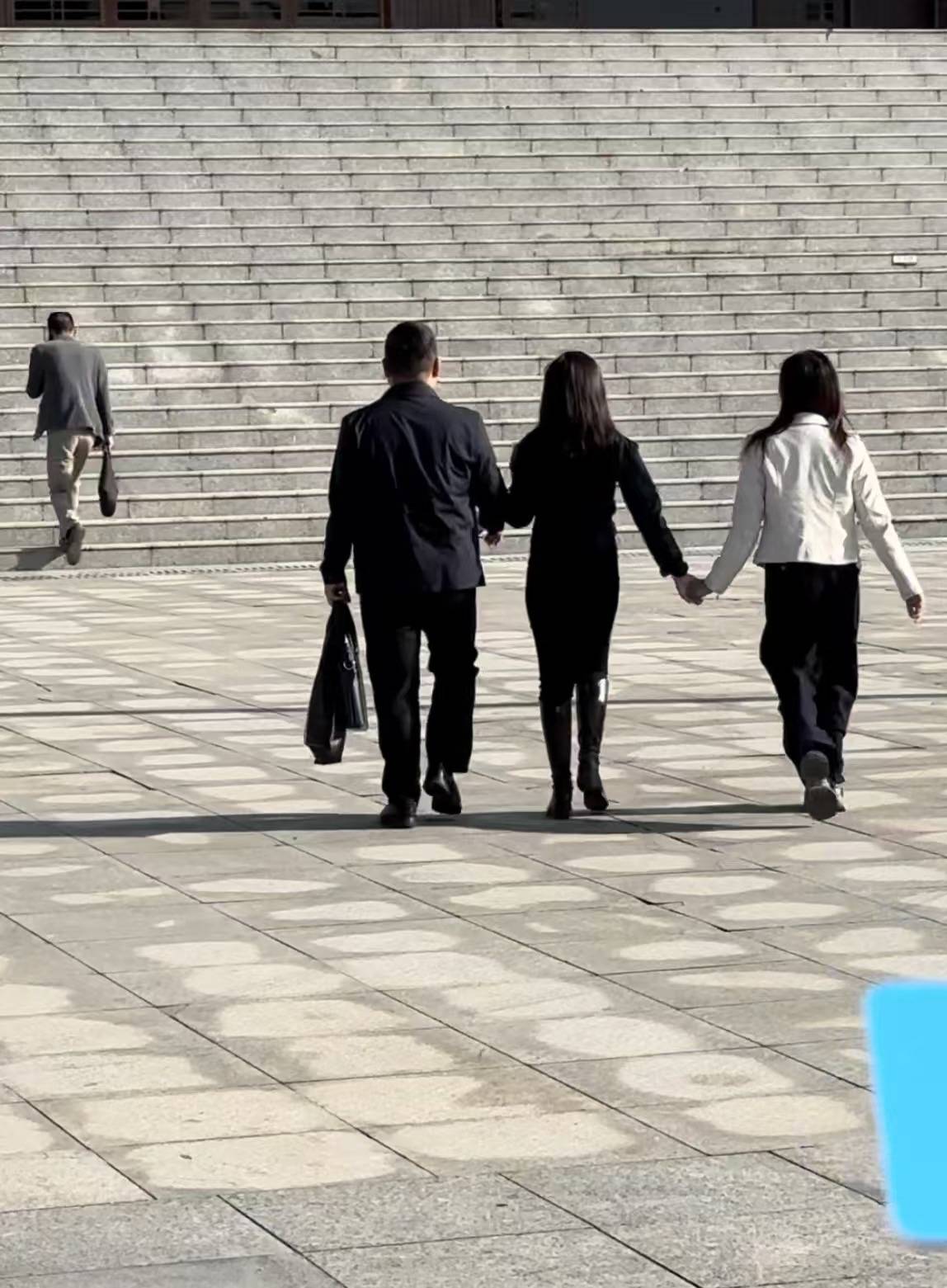 死刑!余华英拐卖儿童案重审宣判<strong></p>
<p>虚拟币黑钱</strong>,其当庭表示上诉