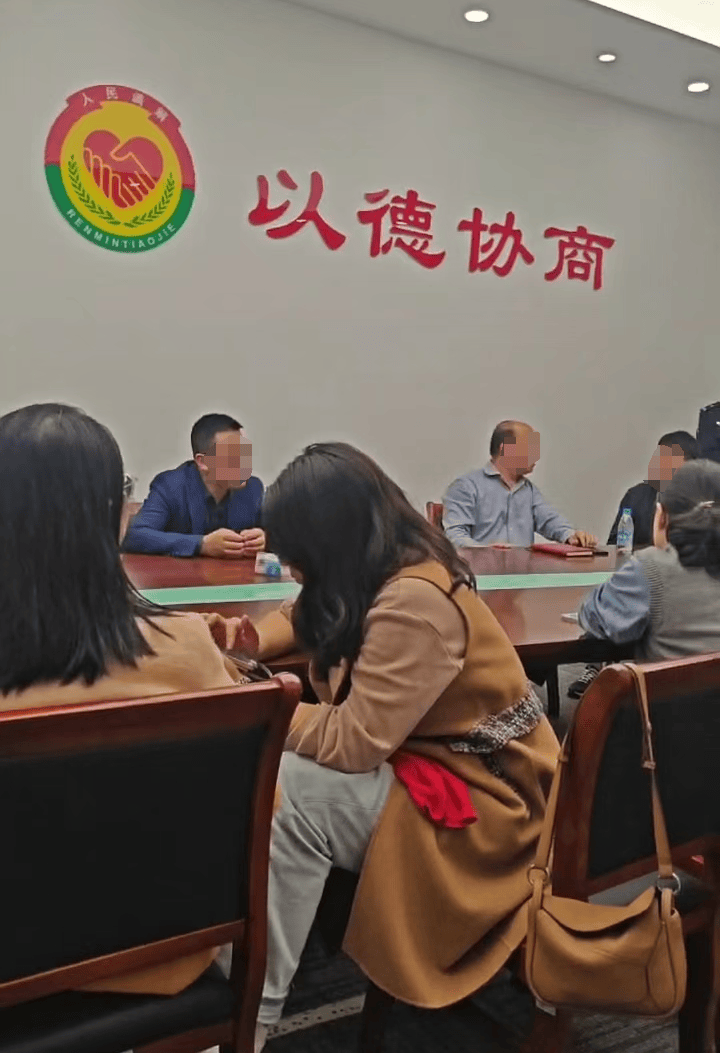 苏州知名艺术培训机构宣布破产<strong></p>
<p>股转虚拟币</strong>，老板下跪称“绝不跑路”，事发前安排活动消耗课时费