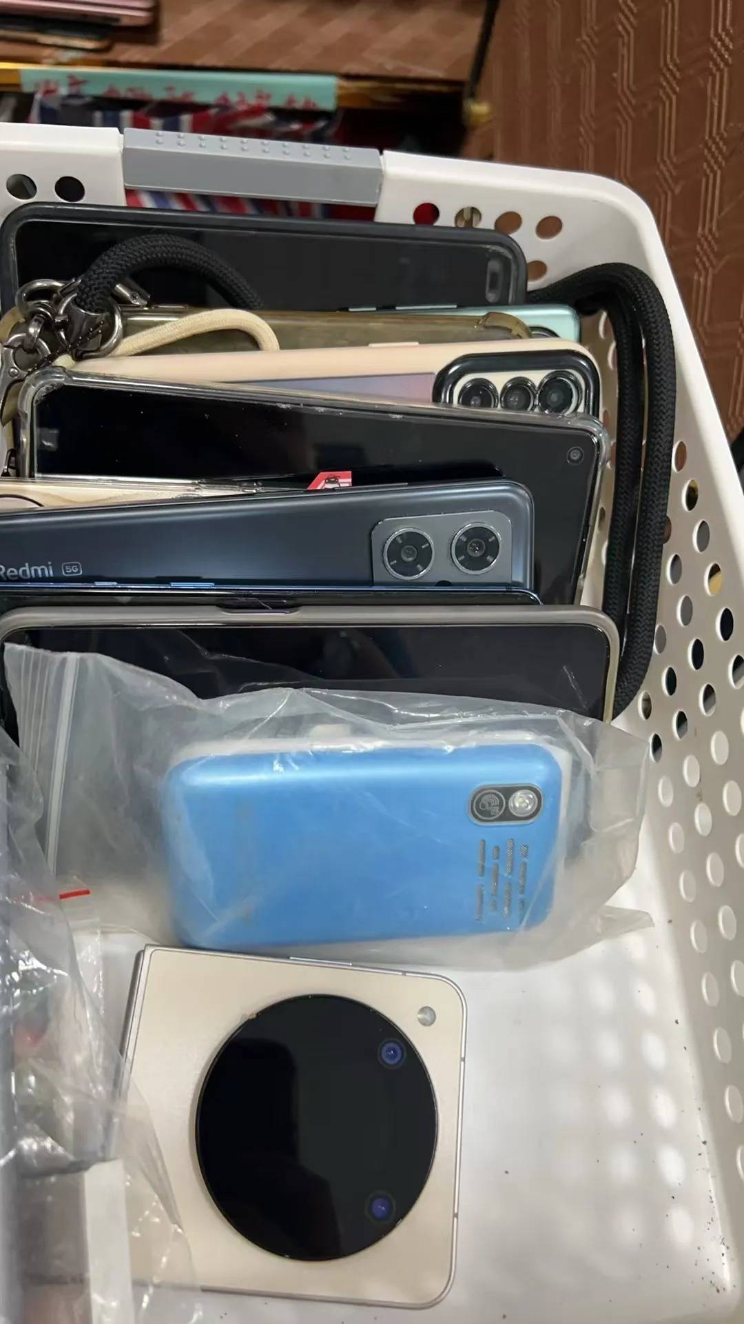 广州南站:900多台手机无人认领<strong></p>
<p>股转虚拟币</strong>!12306可查询