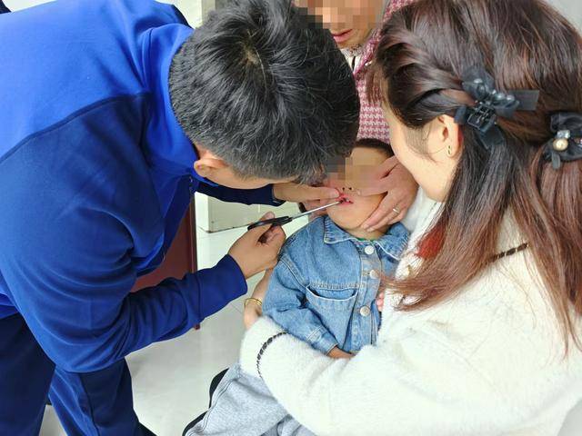 北京五岁男童把鱼钩放进嘴<strong></p>
<p>虚拟币公钥</strong>,家长发现抱着孩子直奔消防站