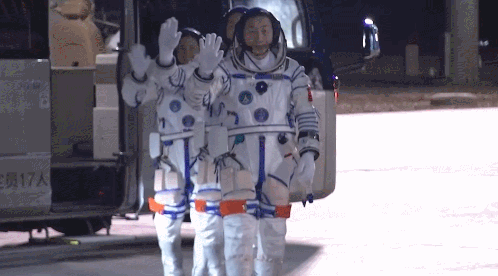 “90后”初上太空<strong></p>
<p>虚拟币GA</strong>！见证高燃瞬间 神舟十九号发射精华浓缩版→