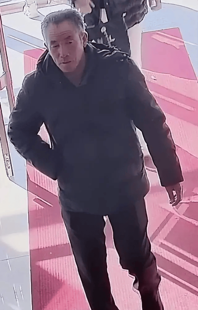 内蒙古一地发生重大刑案<strong></p>
<p>虚拟币取钱</strong>,警方悬赏5万元缉凶