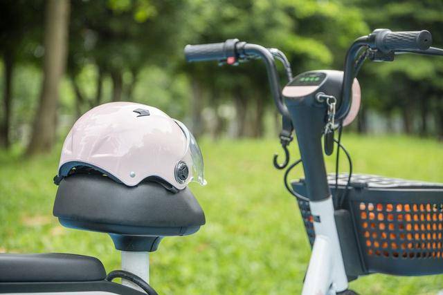 潮声丨新国标<strong></p>
<p>虚拟币取钱</strong>，管得住狂奔的“小电驴”吗？