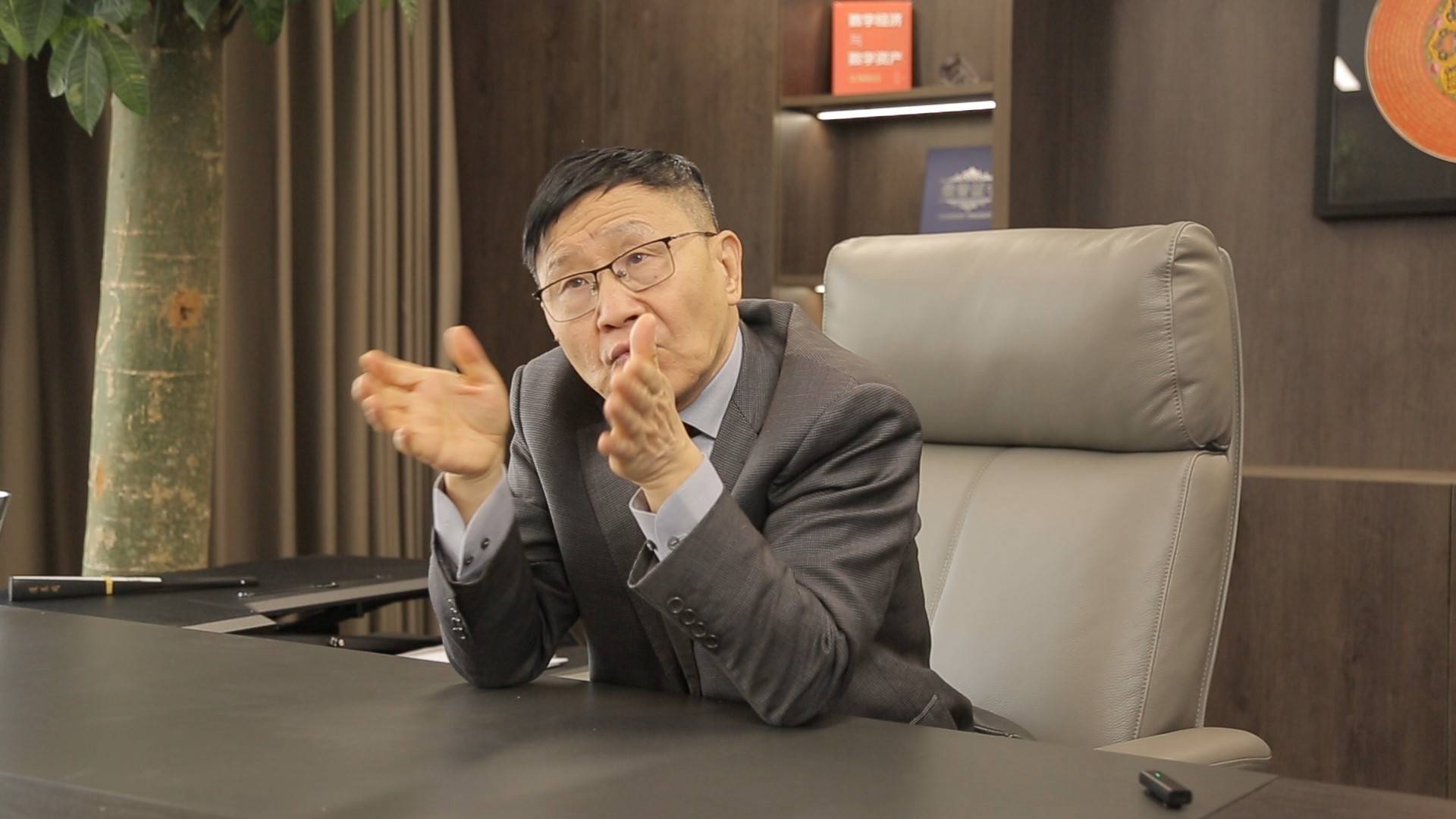 对话朱少平:这一轮牛市能持续三年以上<strong></p>
<p>虚拟币取钱</strong>,冲到6124点的概率约为50%以上