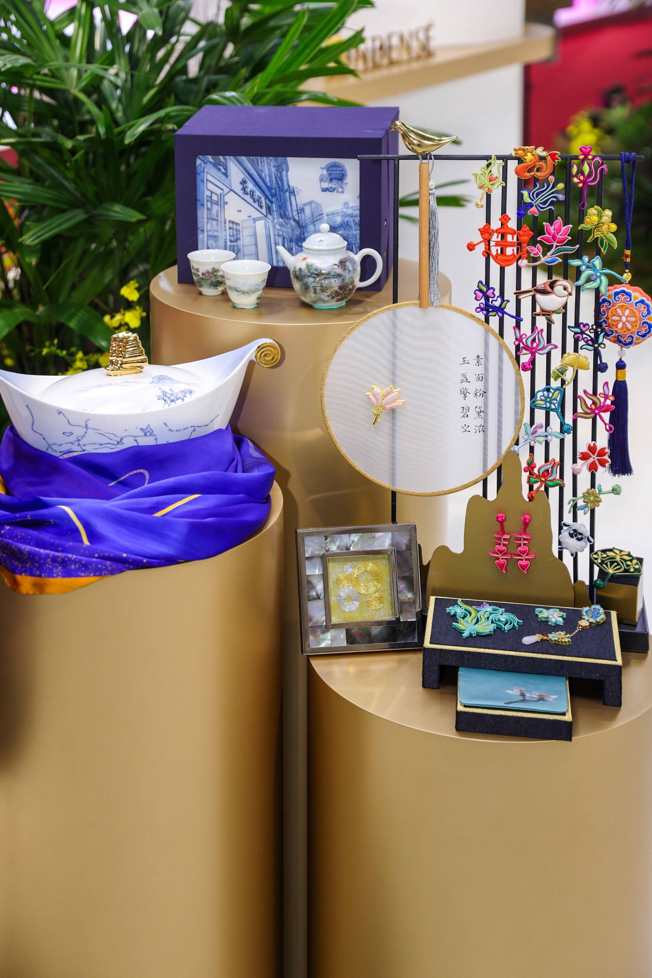 “静安会客厅”成进博会现象级展厅 张园携“百年时尚<strong></p>
<p>抵押虚拟币</strong>,赛珍万象”会客世界