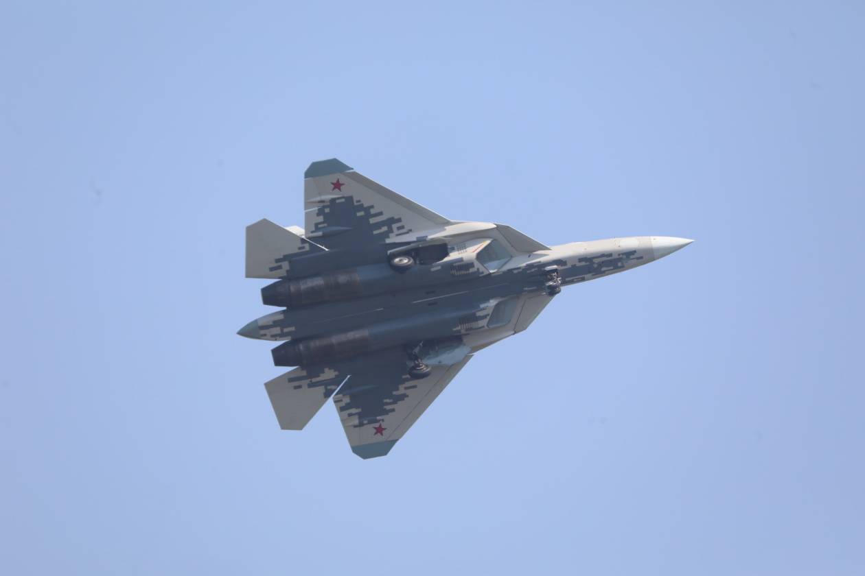 眼镜蛇机动！俄罗斯战机苏-57<strong></p>
<p>抵押虚拟币</strong>，在珠海上空高难度“炫技”！