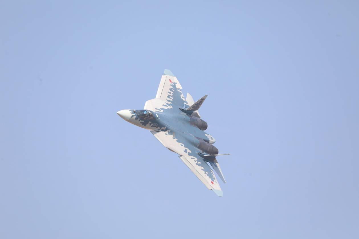 眼镜蛇机动！俄罗斯战机苏-57<strong></p>
<p>抵押虚拟币</strong>，在珠海上空高难度“炫技”！