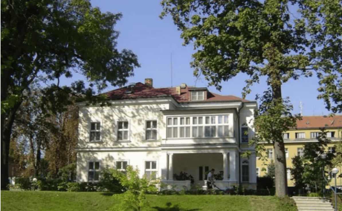 “两面三刀”？捷克先与蔡英文逼近红线<strong></p>
<p>抵押虚拟币</strong>，后又访华对我方交底？