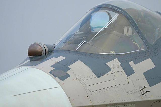 俄罗斯真实在！苏57拆下雷达罩<strong></p>
<p>澳波虚拟币</strong>，弹舱打开随便看，背后用意不一般