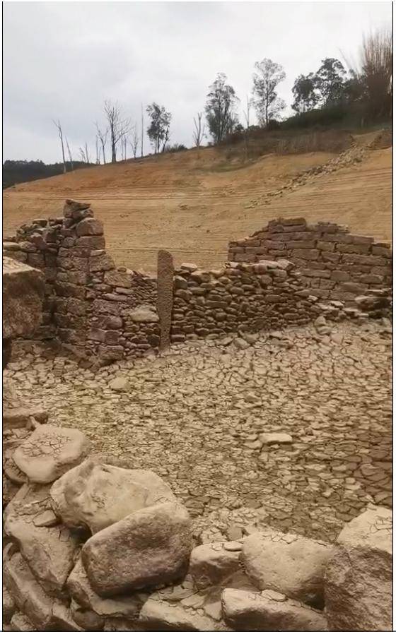 水库枯竭后惊现“古村落遗址”?当地回应:危险<strong></p>
<p>澳波虚拟币</strong>!别去!