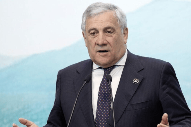 中方专机连夜起飞<strong></p>
<p>亿发虚拟币</strong>，赶在拜登卸任之前，带400人闪现美国大后方