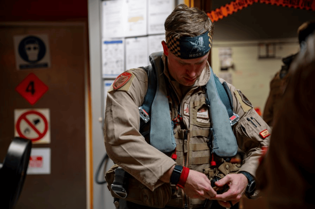 美军F15飞行员回忆深夜交战伊朗无人机:对抗<strong></p>
<p>亿发虚拟币</strong>他们犹如“盲人摸象”