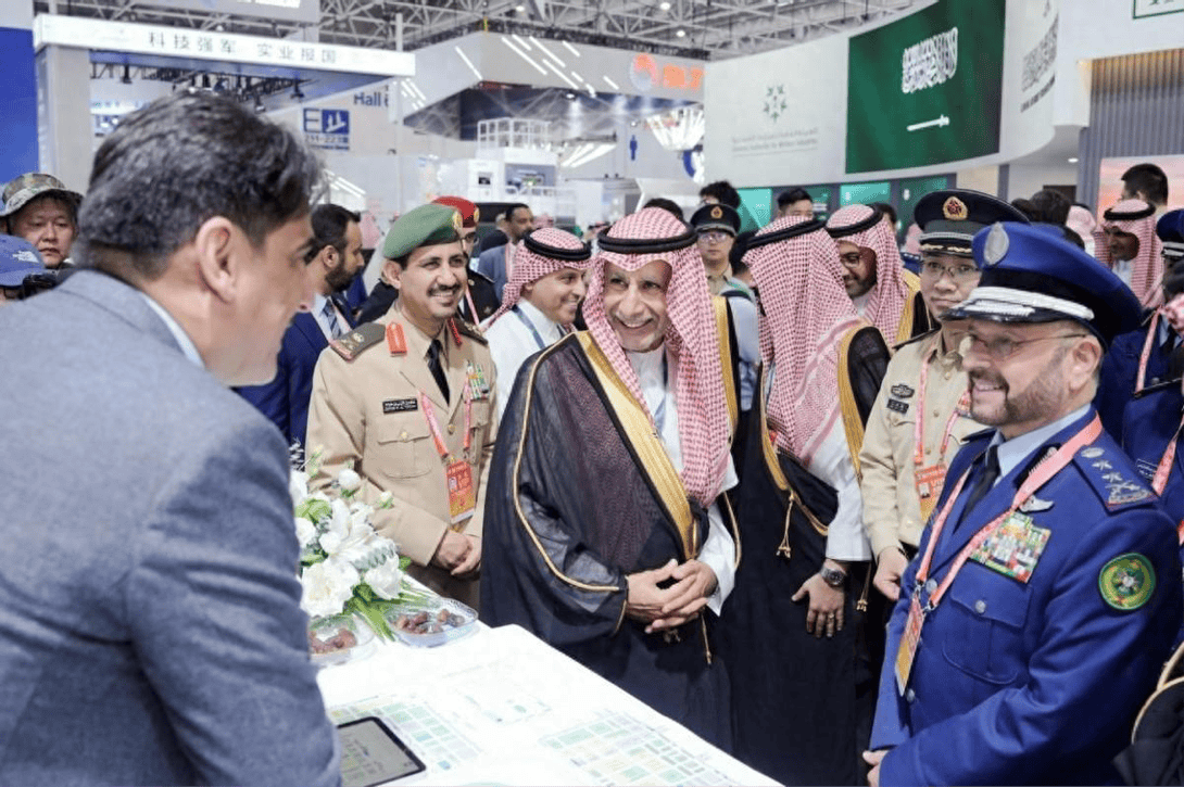 一架没击落?伊朗开了个坏头!沙特迈出重要一步<strong></p>
<p>虚拟币小伙</strong>,对华出手数十亿